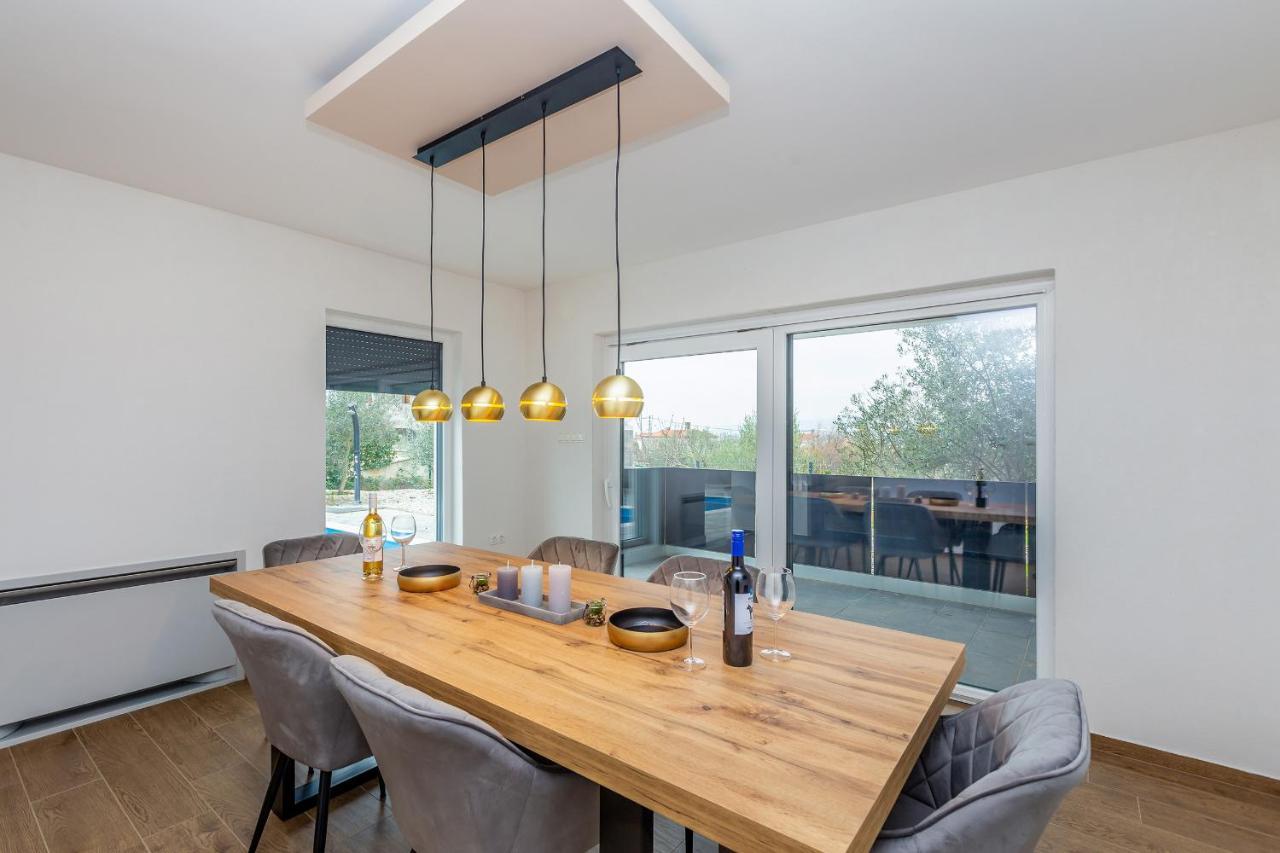 Villa Lio With Private Pool Linardići Екстериор снимка
