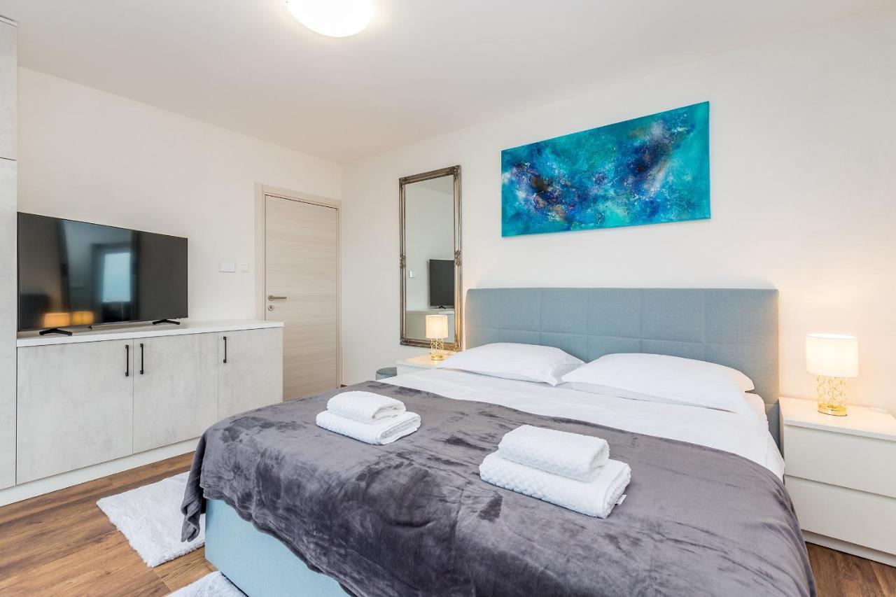 Villa Lio With Private Pool Linardići Екстериор снимка