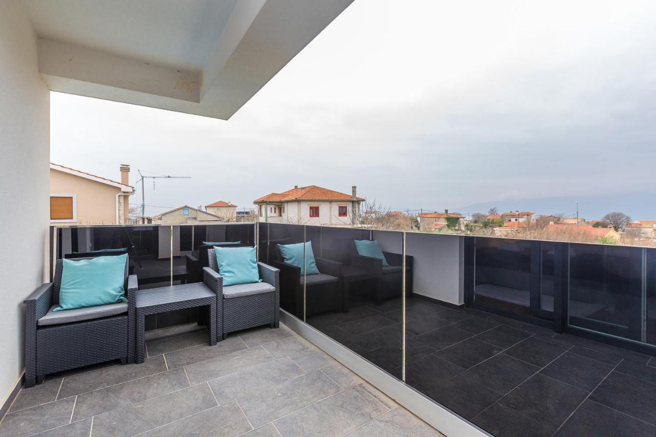 Villa Lio With Private Pool Linardići Екстериор снимка