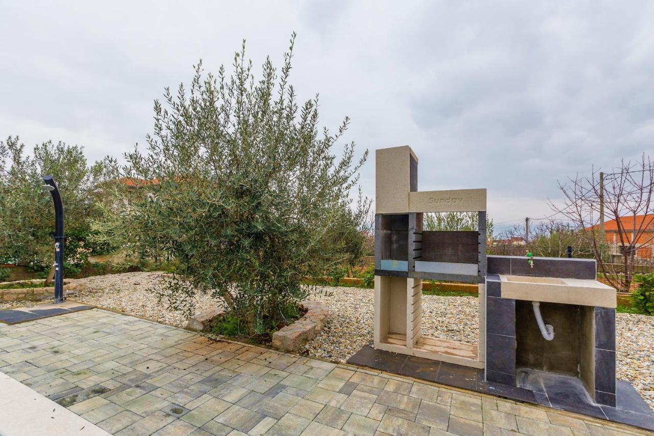 Villa Lio With Private Pool Linardići Екстериор снимка