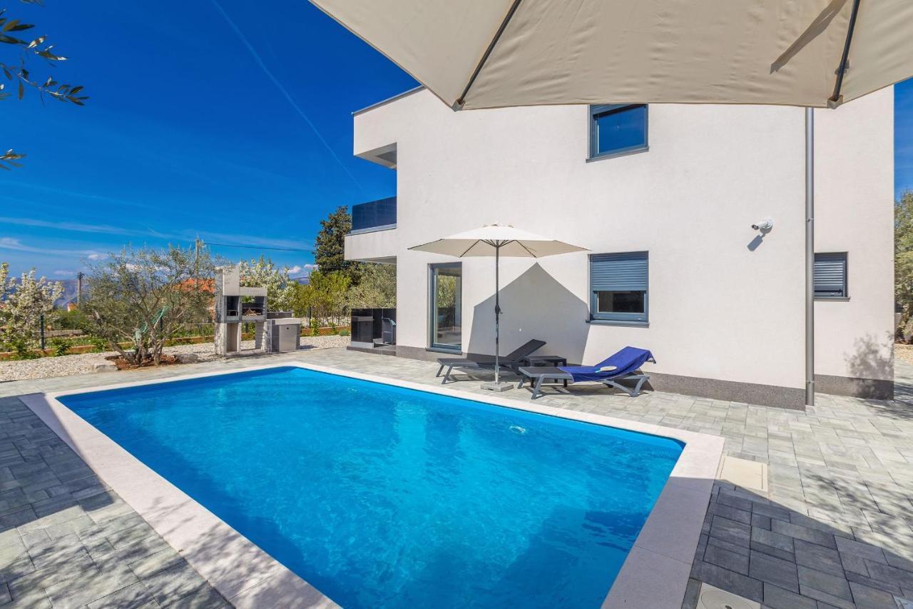 Villa Lio With Private Pool Linardići Екстериор снимка